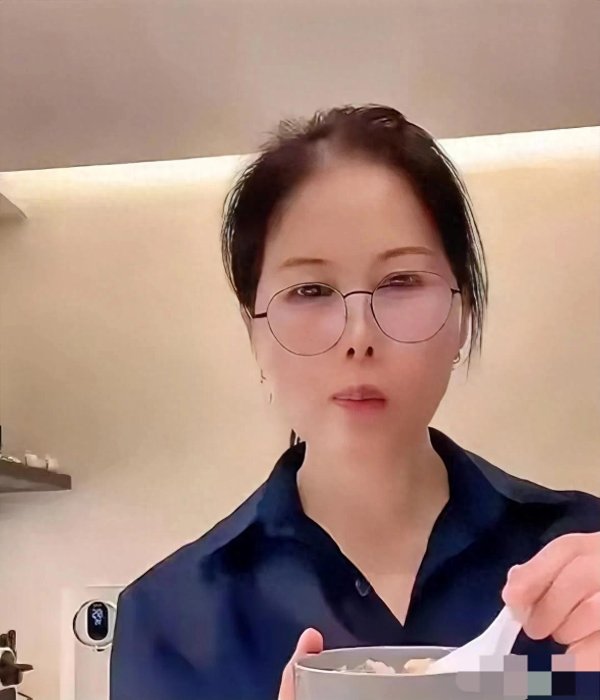 骆驼优配门店 误会马筱梅了，这男的根本不是保姆，他平常只负责一件事